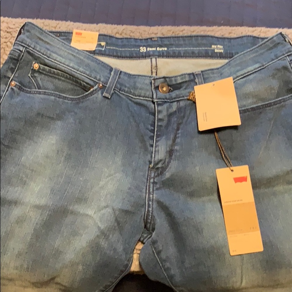 NWT! Levi jeans